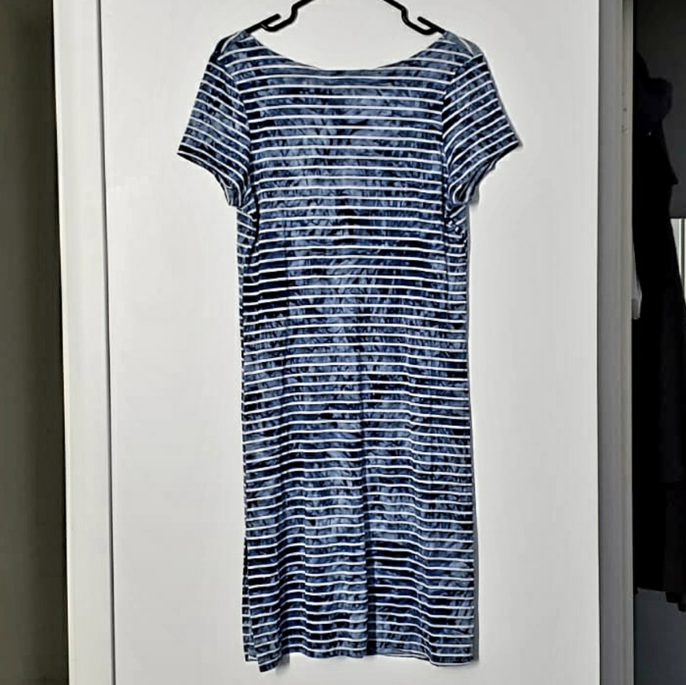 Dress - Picture 2 of 4